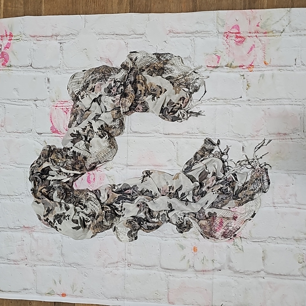 Open end fashion scarf